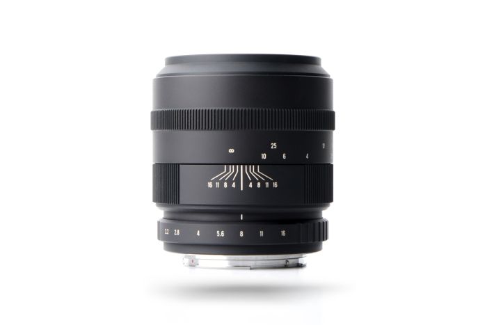Объектив Зенит Селена 85mm f/2.2 байонет Canon EF