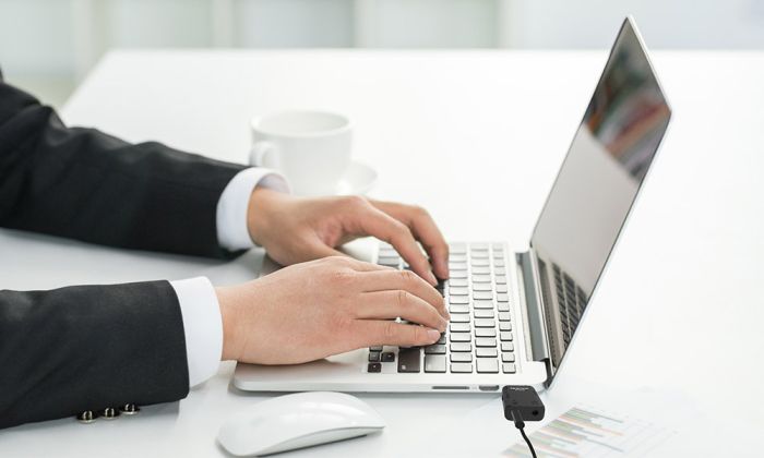 Аудиоинтрефейс Saramonic SR-EA2S USB-A для микрофона и наушников 3,5 мм