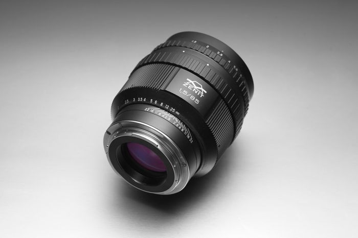 Объектив Зенит Гелиос 40-2М 85mm f/1.5 M42