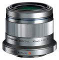Объектив Olympus M.Zuiko Digital 45mm F1.8 серебристый Объектив Olympus M.Zuiko Digital 45mm F1.8 серебристый