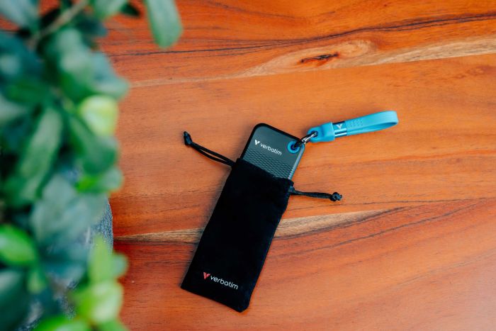 Внешний накопитель Verbatim Pocket SSD 1TB, USB 3.2 Gen2, R/W 1000/1000 МБ/с черный/синий