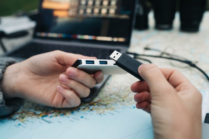 Флеш-накопитель Verbatim PinStripe USB 3.2 Gen1 128GB